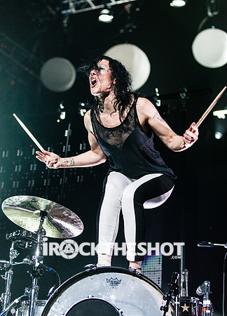 matt & kim at madison square garden-13