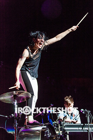 matt & kim at madison square garden-16