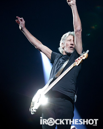 Roger Waters - The Wall - 11-3-2010-22
