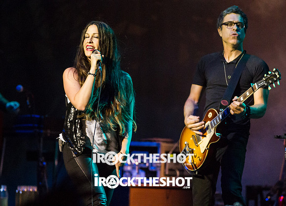 alanis morissette at the wellmont-3