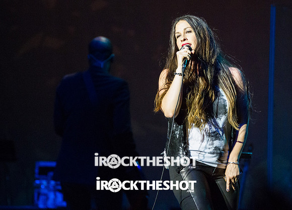 alanis morissette at the wellmont