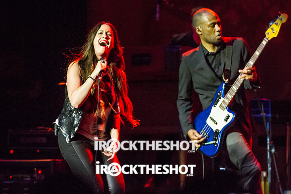 alanis morissette at the wellmont-13