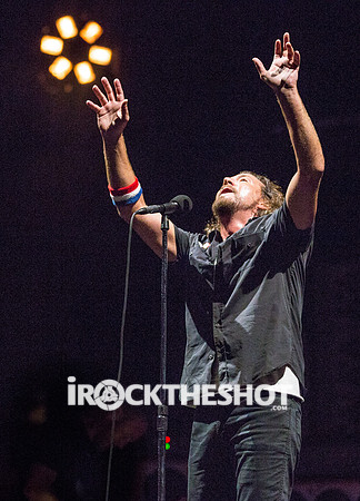 pearl jam at mia-12