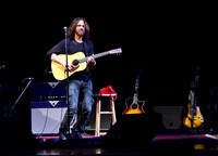 chris cornell at the carnegie  hall-11