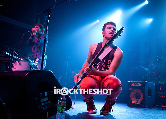 walk the moon at terminal 5-8