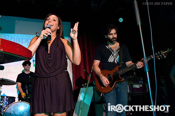 Rachel Ray introducing The Cringe, her husband John's band