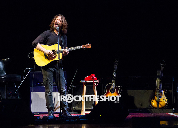 chris cornell at the carnegie  hall-15