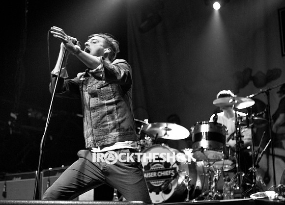 kaiser chiefs at terminal 5-22