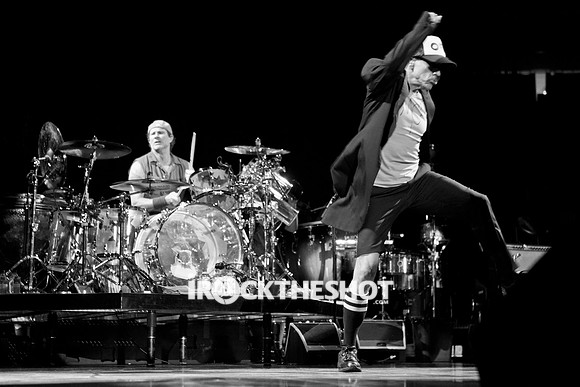 red hot chili peppers at prudential center-7