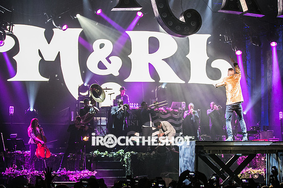 macklemore-and-ryan-lewis-at-the-theater-at-madison-square-garden-1