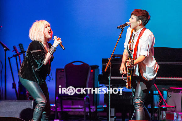 cyndi lauper home for the holidays-8