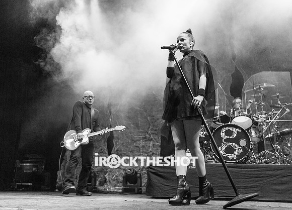garbage-at-the-wellmont-theatre-15