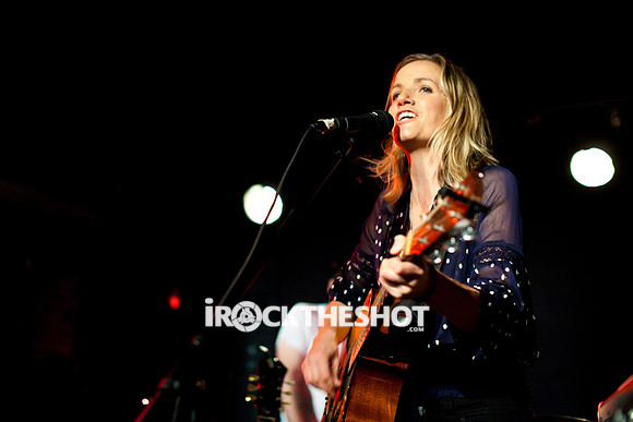 katie herzig at mercury lounge-1