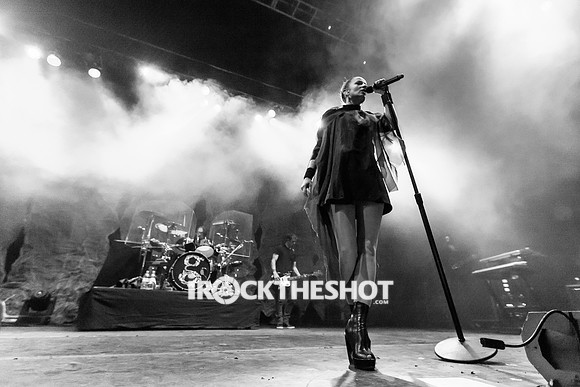 garbage-at-the-wellmont-theatre-24