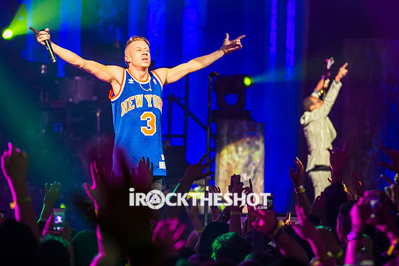 macklemore-and-ryan-lewis-at-the-theater-at-madison-square-garden-29