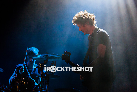 foals-at-terminal-5-19