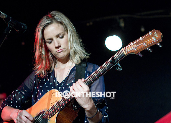 katie herzig at mercury lounge-5