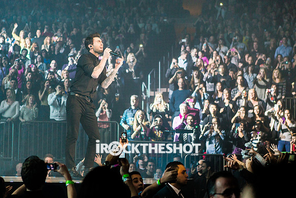 maroon 5 at madison square garden-34