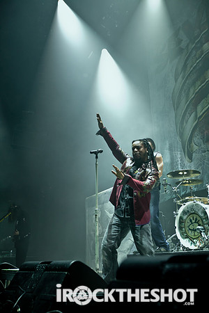 Sevendust-4