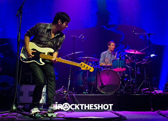 the shins at terminal 5-9