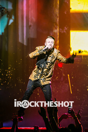 macklemore-and-ryan-lewis-at-the-theater-at-madison-square-garden-11