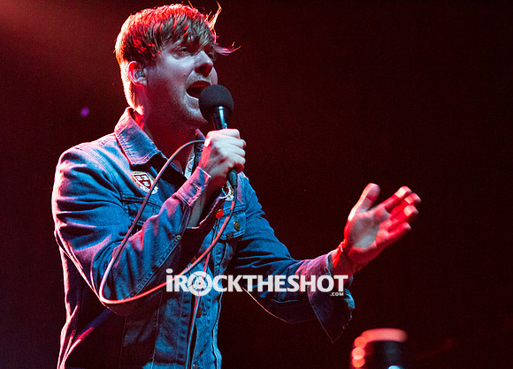 kaiser chiefs at terminal 5-13