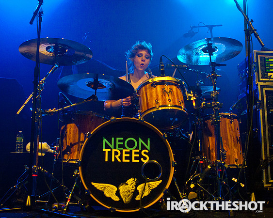 Neon Trees-8