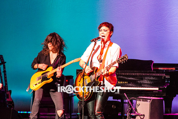 cyndi lauper home for the holidays-7