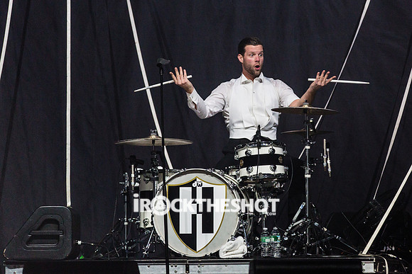 the-hives-at-madison-square-garden-9