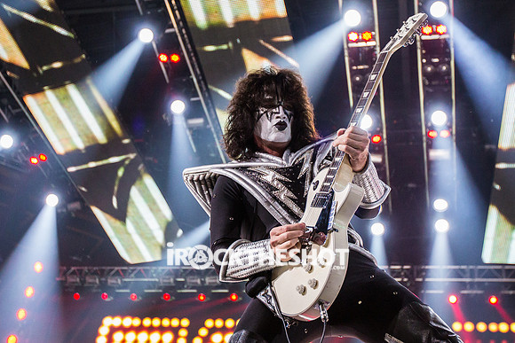 kiss-at-covelli-papeo-6