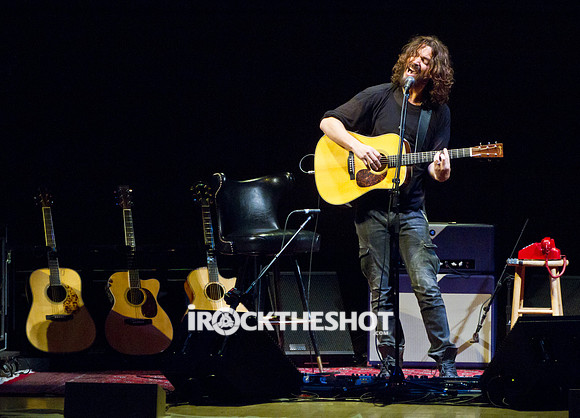 chris cornell at the carnegie  hall-3