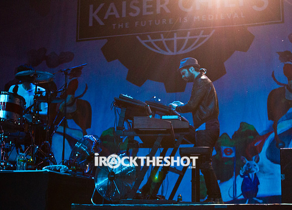 kaiser chiefs at terminal 5-20