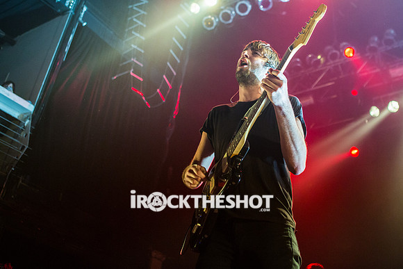 foals-at-terminal-5-4