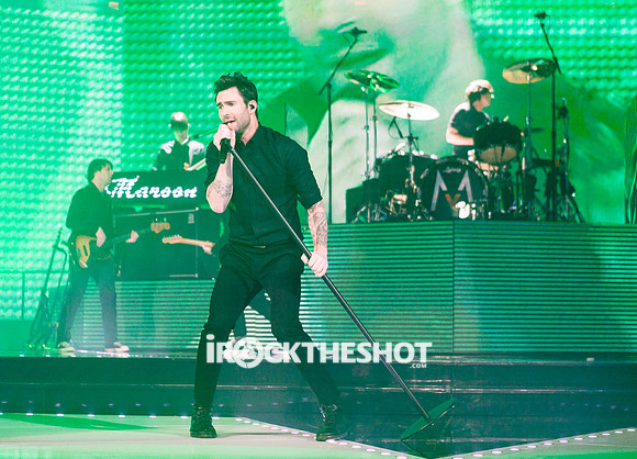 maroon 5 at madison square garden-36