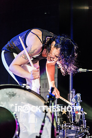matt & kim at madison square garden-12