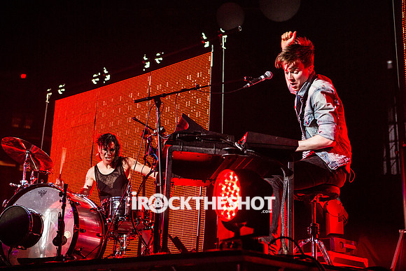 matt & kim at madison square garden-11