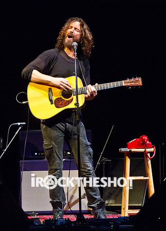 chris cornell at the carnegie  hall-4