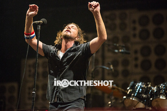 pearl jam at mia-24