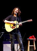 chris cornell at the carnegie  hall-12