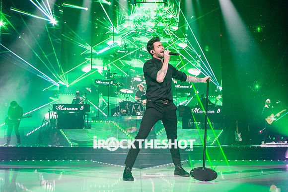 maroon 5 at madison square garden-23