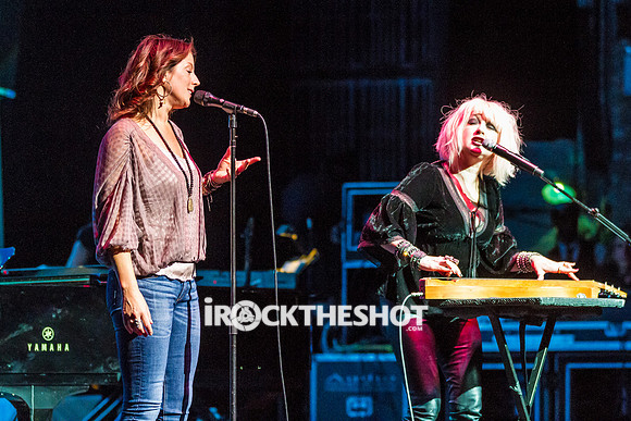 cyndi lauper home for the holidays-2