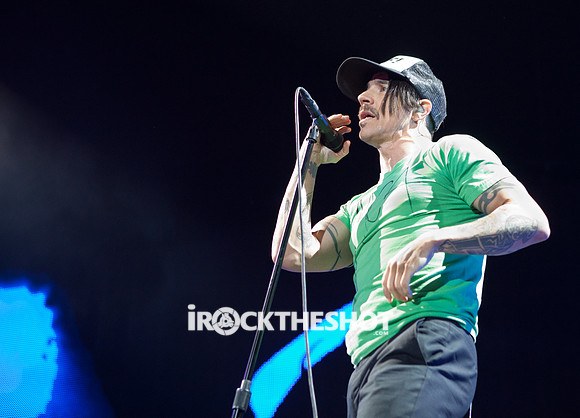 red hot chili peppers at prudential center-13
