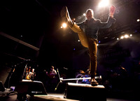 kaiser chiefs at terminal 5-17