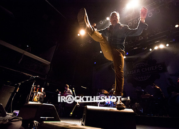 kaiser chiefs at terminal 5-17