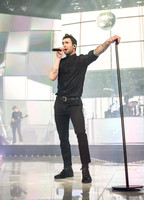 maroon 5 at madison square garden-13