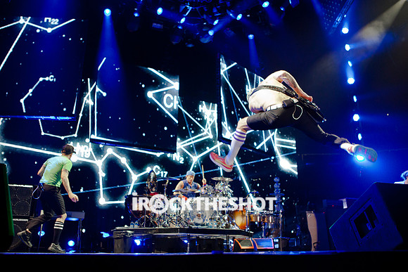 red hot chili peppers at prudential center-11
