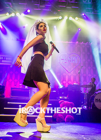 marina and the diamonds at terminal 5-3