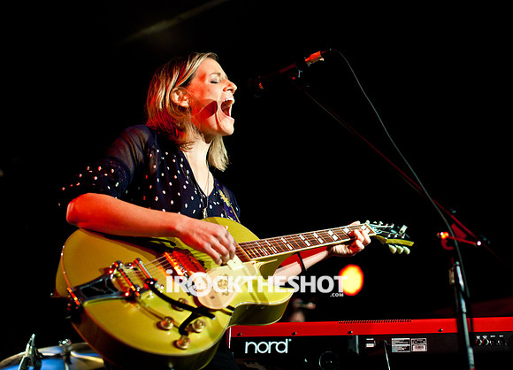 katie herzig at mercury lounge-30